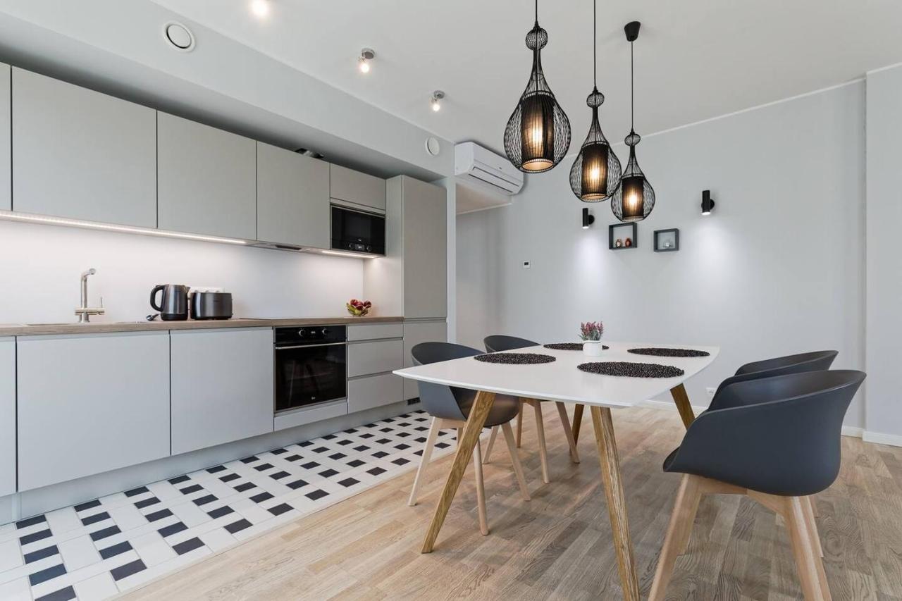 טאלין Central Apartments, Quiet With Free Parking And Ac. מראה חיצוני תמונה