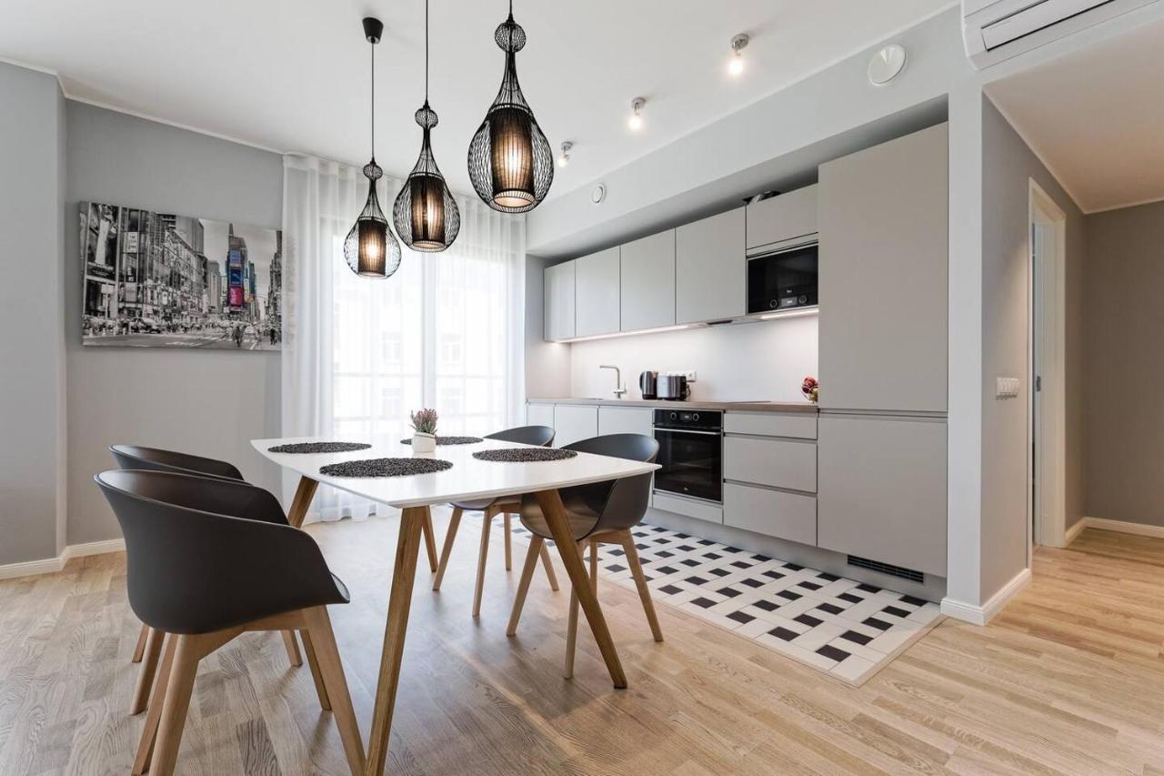 טאלין Central Apartments, Quiet With Free Parking And Ac. מראה חיצוני תמונה