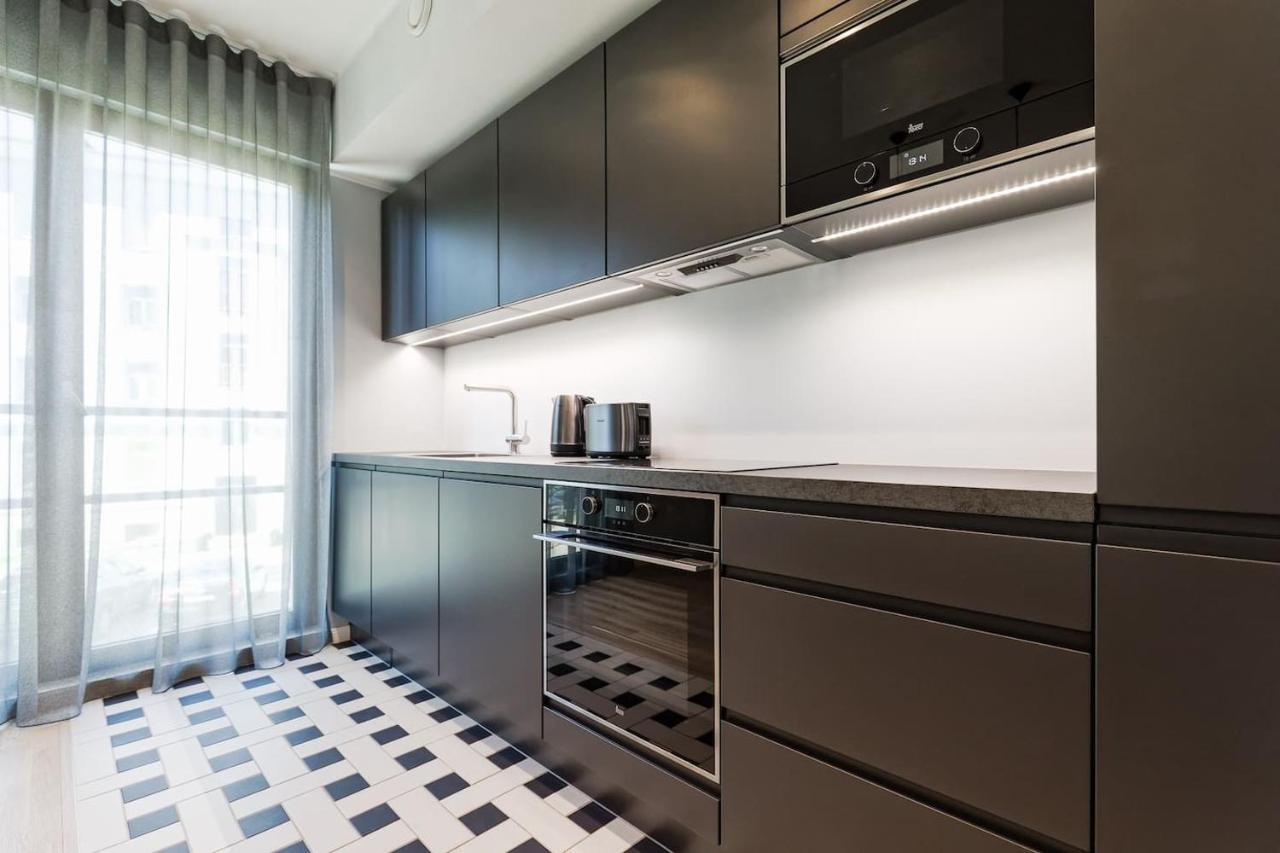 טאלין Central Apartments, Quiet With Free Parking And Ac. מראה חיצוני תמונה