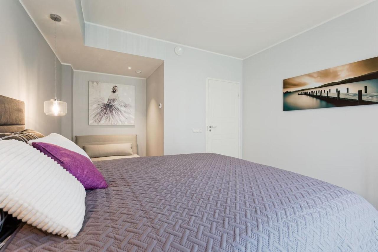 טאלין Central Apartments, Quiet With Free Parking And Ac. מראה חיצוני תמונה