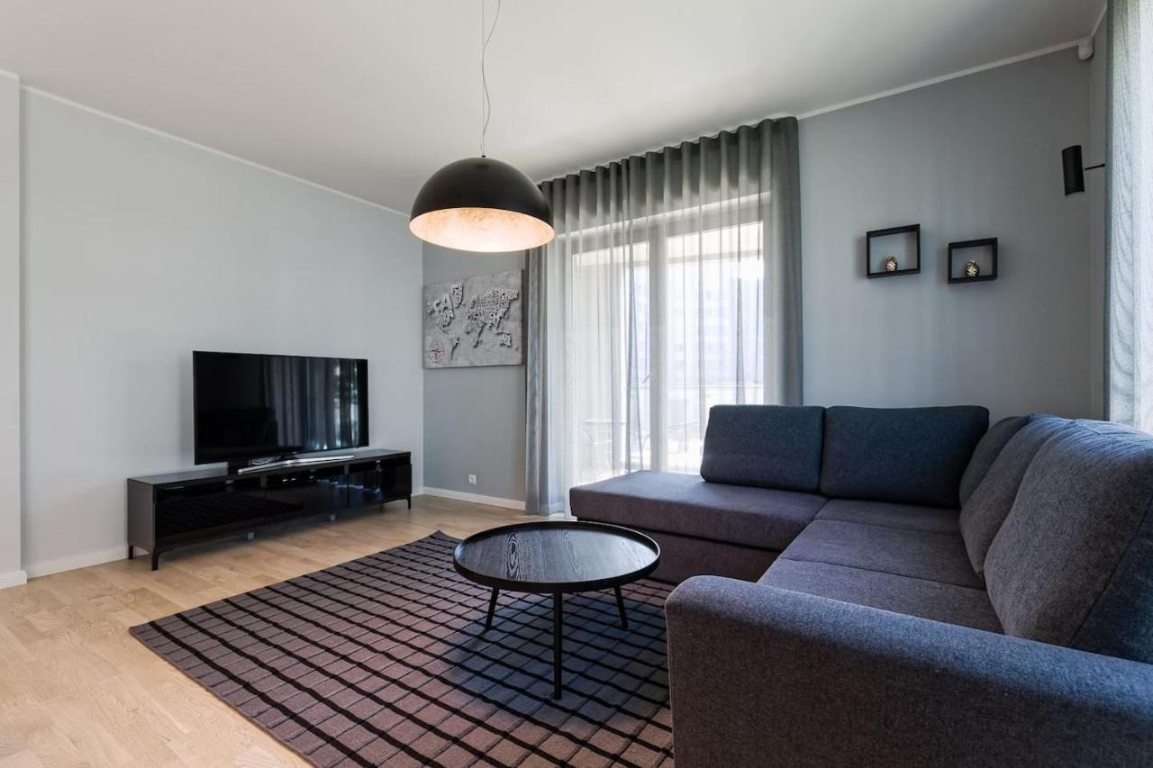 טאלין Central Apartments, Quiet With Free Parking And Ac. מראה חיצוני תמונה