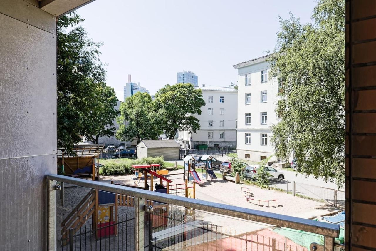 טאלין Central Apartments, Quiet With Free Parking And Ac. מראה חיצוני תמונה