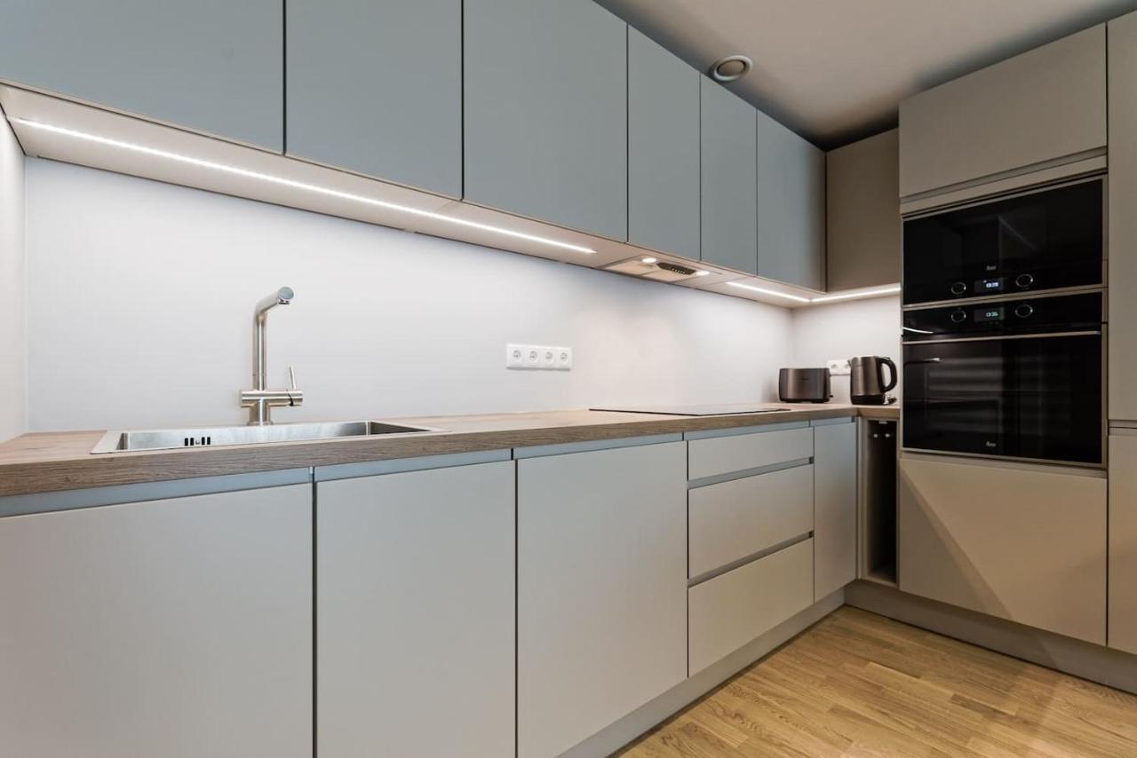 טאלין Central Apartments, Quiet With Free Parking And Ac. מראה חיצוני תמונה