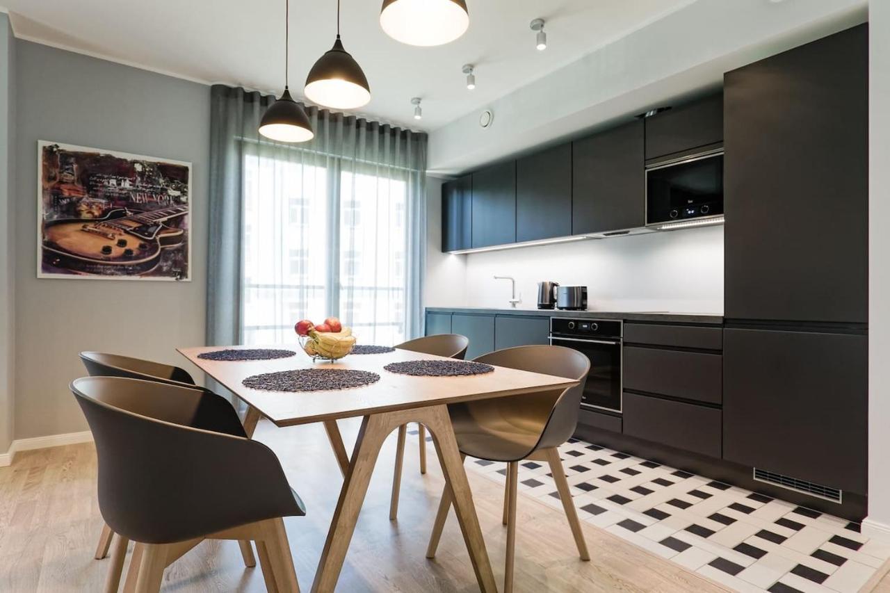 טאלין Central Apartments, Quiet With Free Parking And Ac. מראה חיצוני תמונה