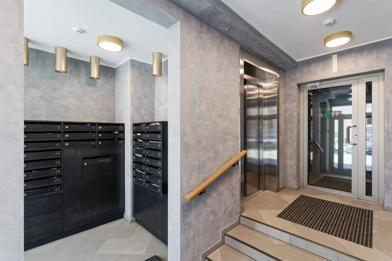 טאלין Central Apartments, Quiet With Free Parking And Ac. מראה חיצוני תמונה