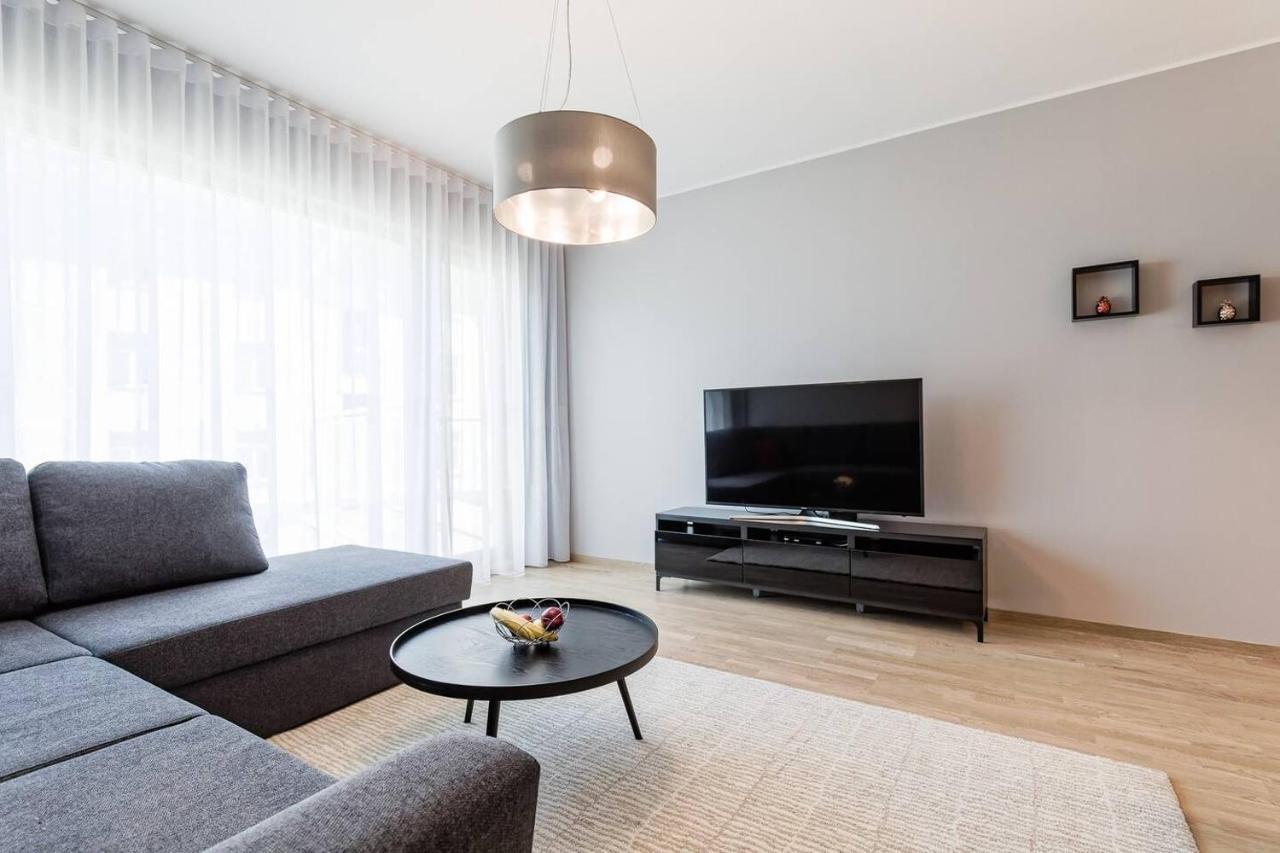 טאלין Central Apartments, Quiet With Free Parking And Ac. מראה חיצוני תמונה