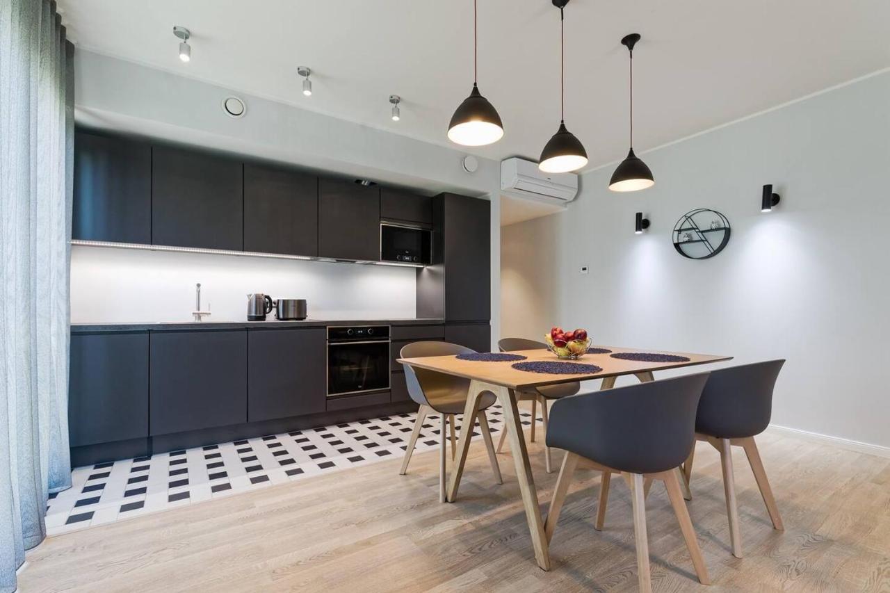 טאלין Central Apartments, Quiet With Free Parking And Ac. מראה חיצוני תמונה